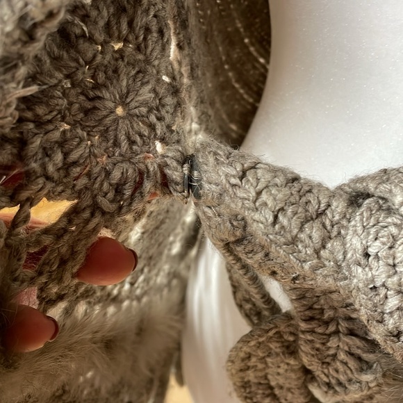 Sioni Wool mix / fur lined crochet/knit vest. - Picture 9 of 13